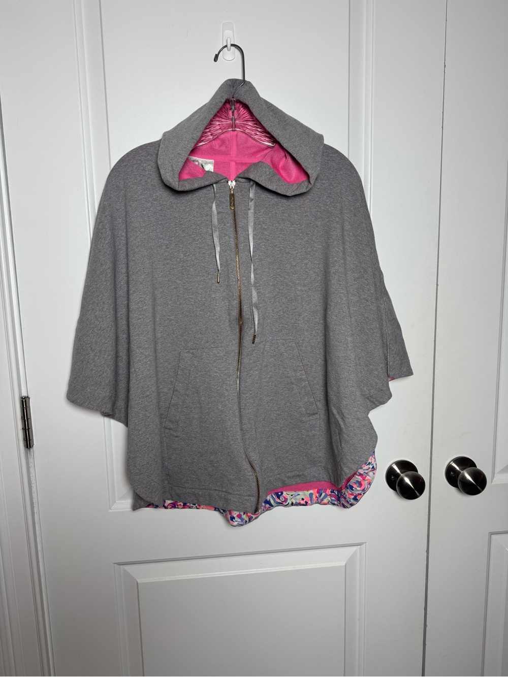 Lilly Pulitzer Luxletic Gray Hooded Zip Cape Poncho Jacket M/L